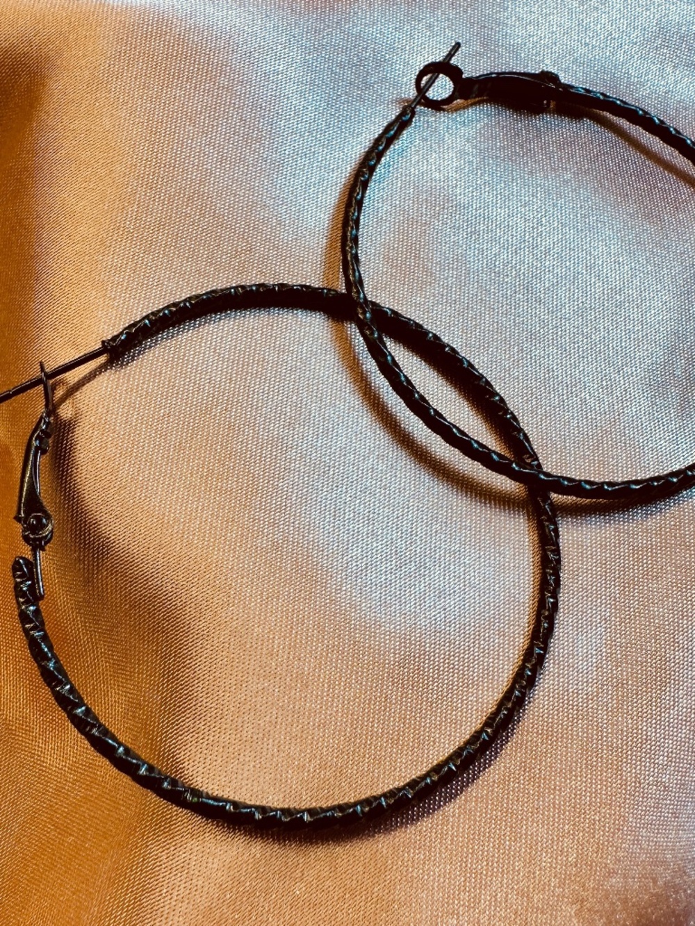 🖤 ✨ Midnight Magic & Gothic Glamour! Black Hoop Earrings ✨ 🖤